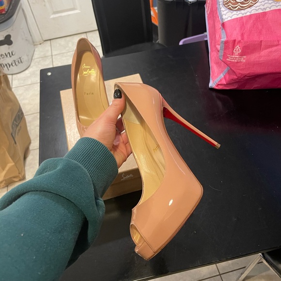 Christian Louboutin‘s have been worn one time - Picture 9 of 10
